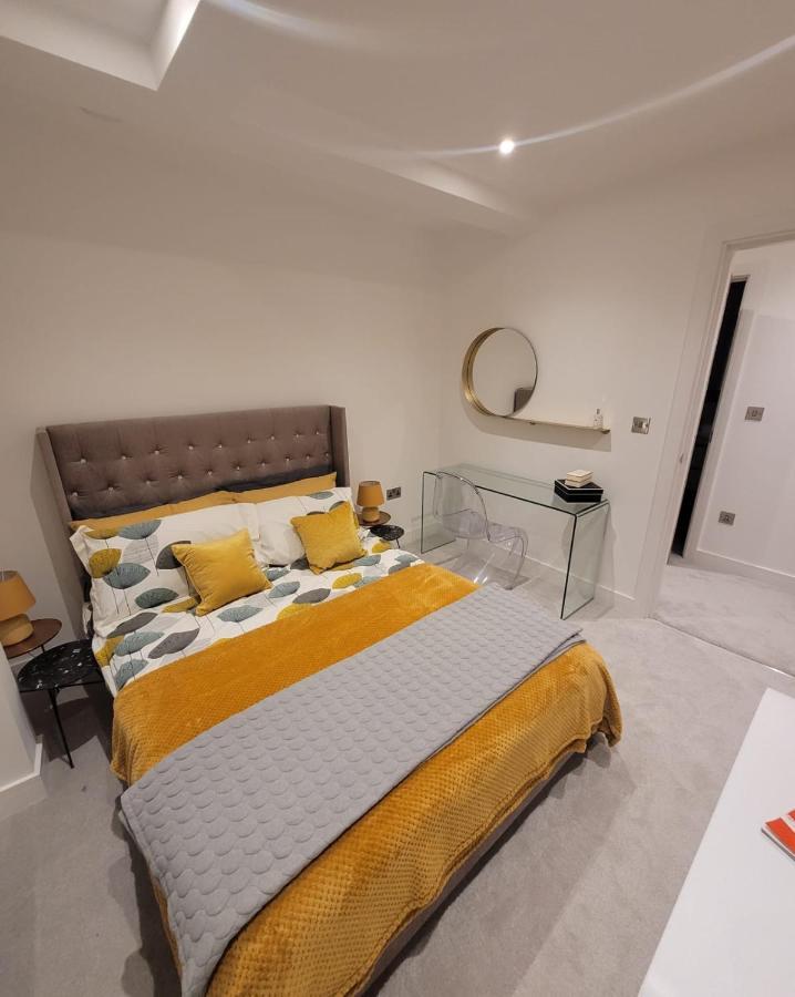 Luxury 2 Bed Apartment In The Heart Of Rochester Rochester  Exterior foto